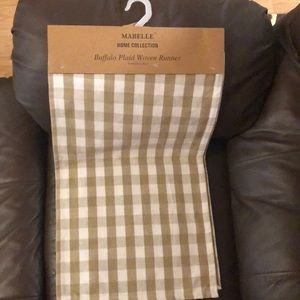 Brand New Buffalo Plaid Woven Table Runner